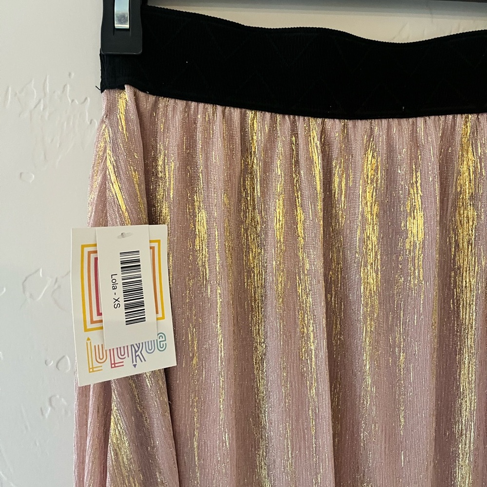 Elegant Gold and Pink Skirt - Picture 3 of 3